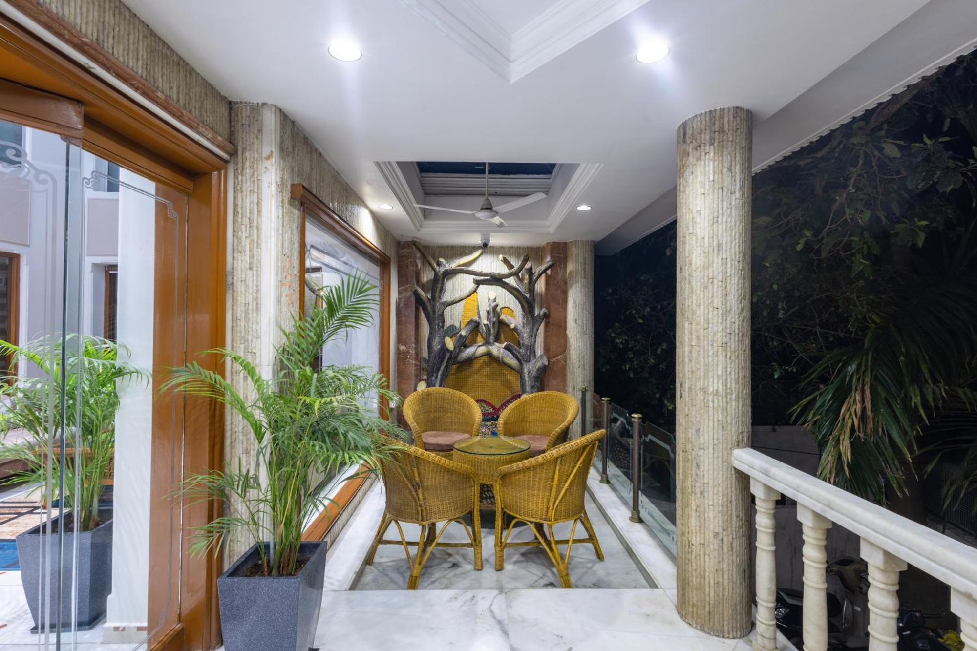 Alba Premier, Vadodara Exterior photo