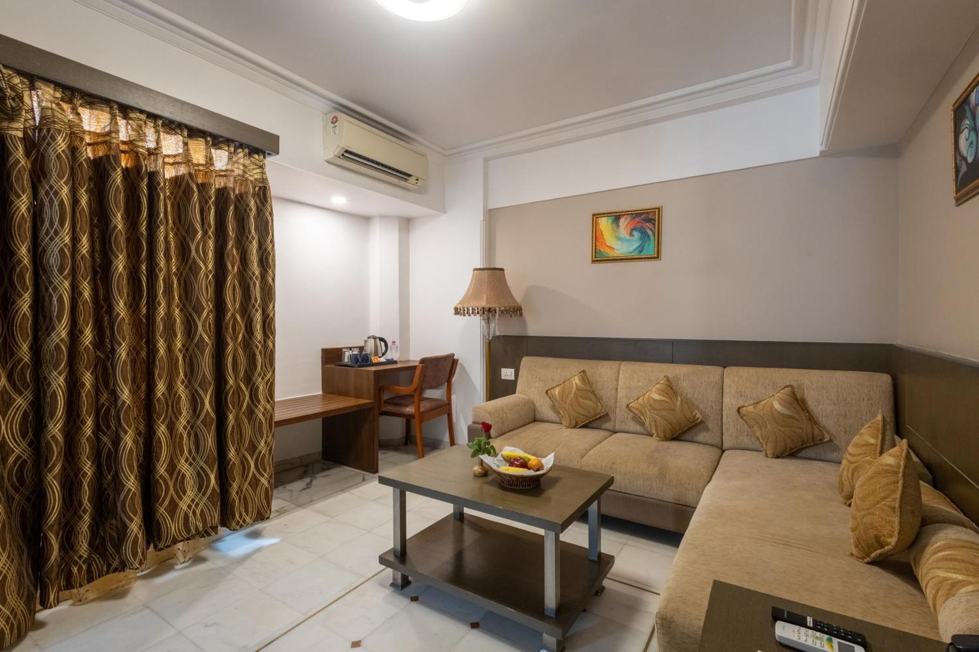 Alba Premier, Vadodara Exterior photo